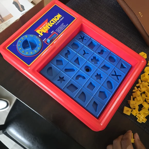 1989 Perfection Game by Milton Bradley 4060 Complete , Tested and Working - Picture 7 of 7